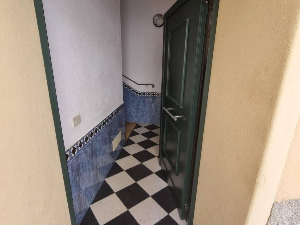 Appartamento a Spotorno in Via Camillo Benso di Cavour, 28 - Foto 4