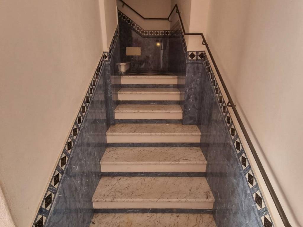 Appartamento a Spotorno in Via Camillo Benso di Cavour, 28 - Foto 5