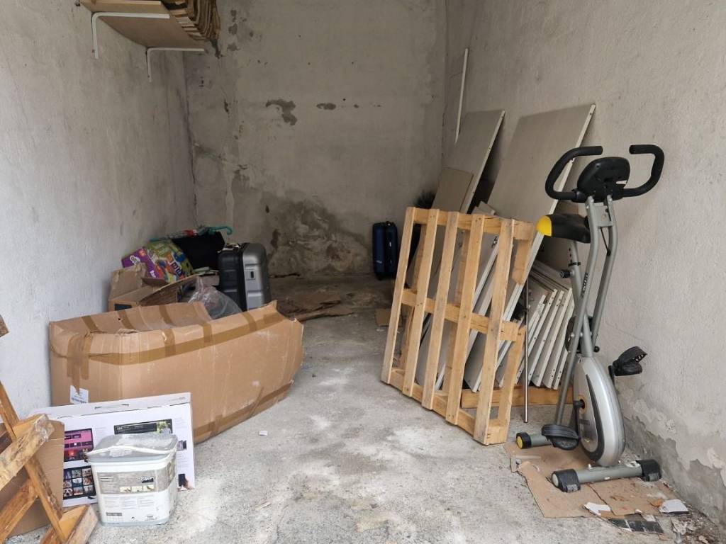 Box / garage a Vercelli in Via Terracina - Foto 2