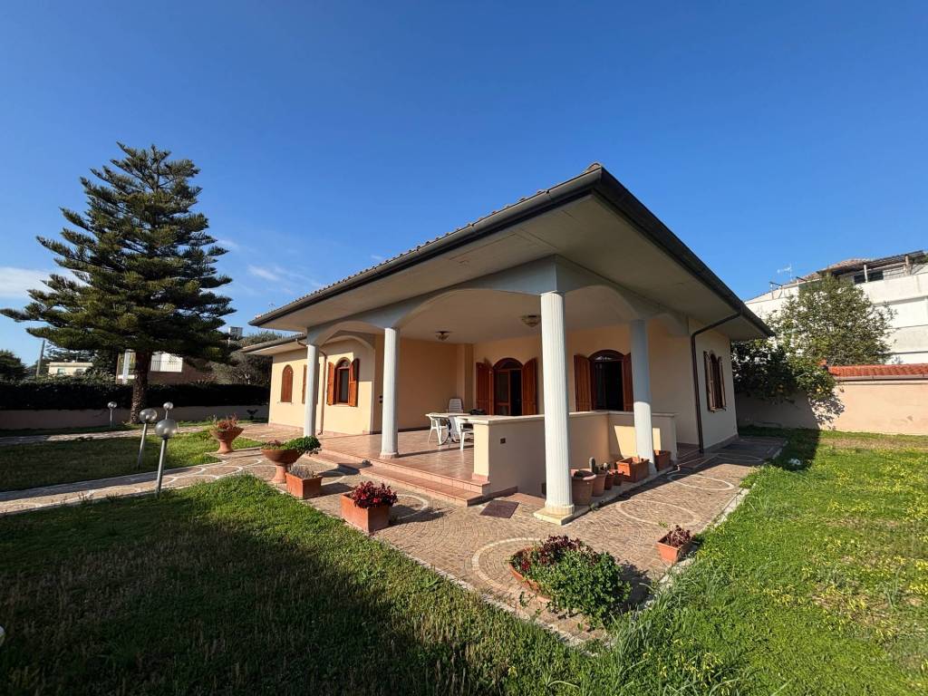 Villa a Sabaudia in Viale Principessa Clotilde - Foto 2
