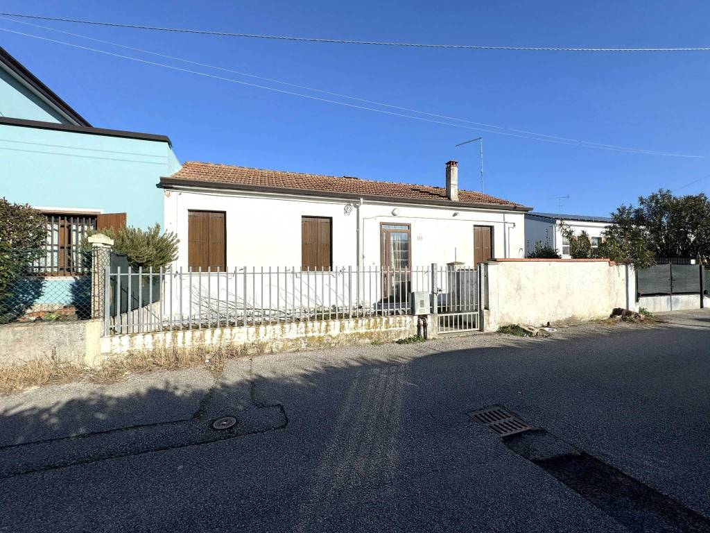 Villa a Porto viro in Via Roma, 5 - Foto 2