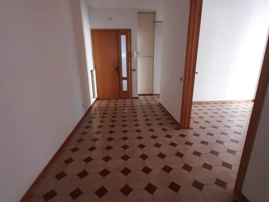 Appartamento a Cecina in Via Arno, 20 - Foto 2