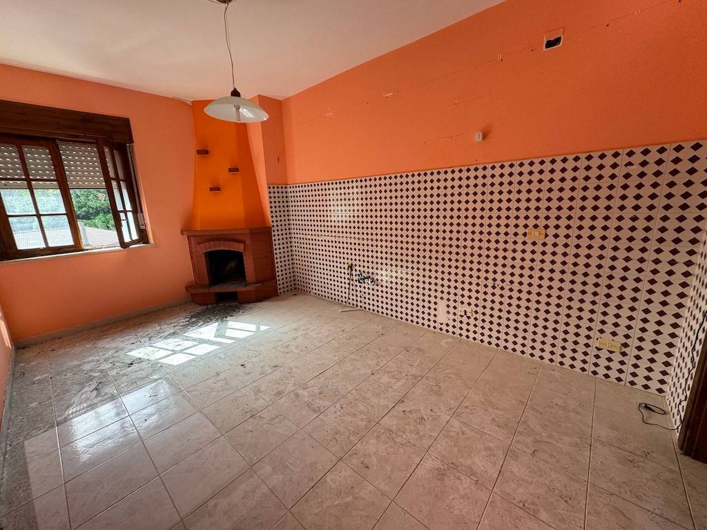 Appartamento a Orsomarso in Via Vincenzo Guaragna - Foto 3