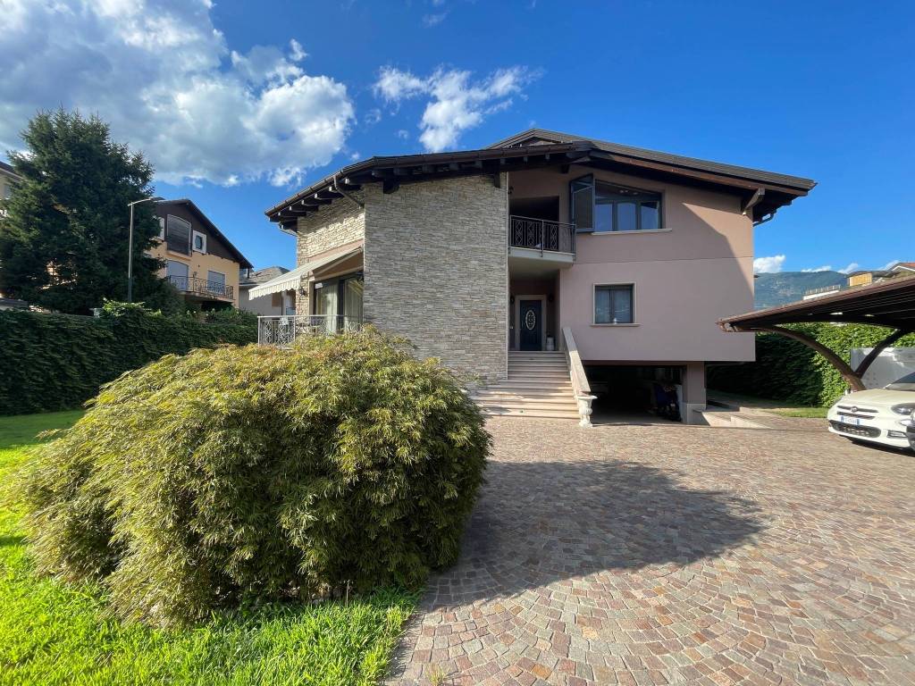 Villa a Domodossola in Via Cesare Battisti, 14 - Foto 2