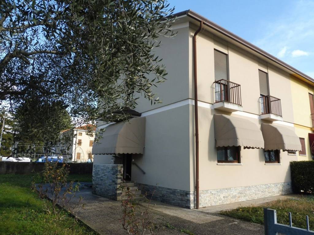 Villa a Schiavon in Via Chiesa, 1 - Foto 2