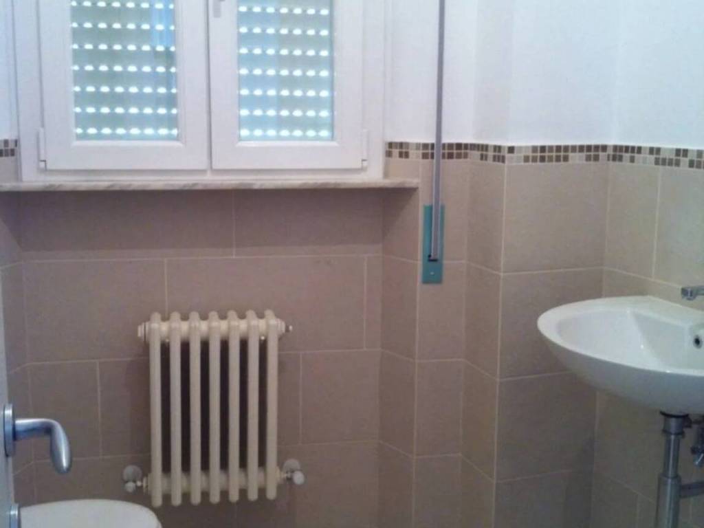 Appartamento a Ancona in Via Curtatone - Foto 3