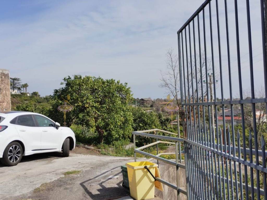 Terreno a Acireale in Via Provinciale per Riposto, 54 - Foto 3