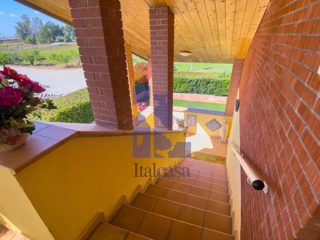 Villa a Latina in Strada Litoranea, 9991 - Foto 3