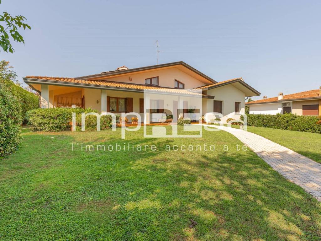 Villa a Azzano decimo in Via Pezzut, 0 - Foto 2