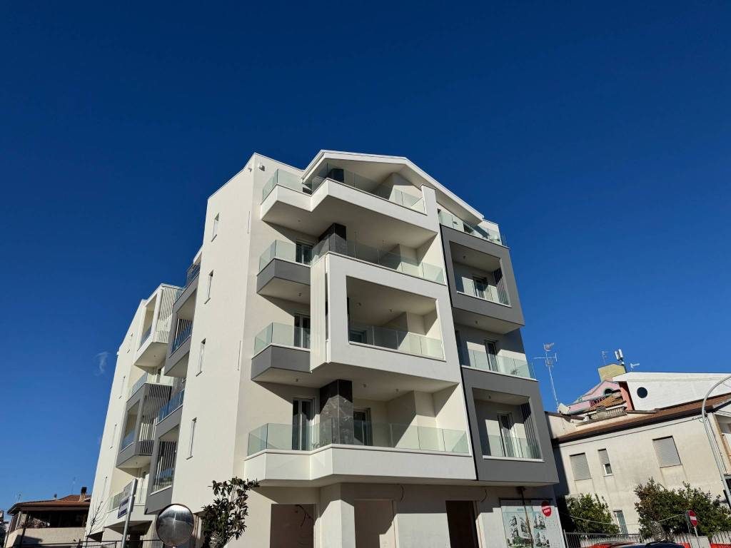 Appartamento a Tortoreto in Via Guglielmo Pepe, 62 - Foto 2