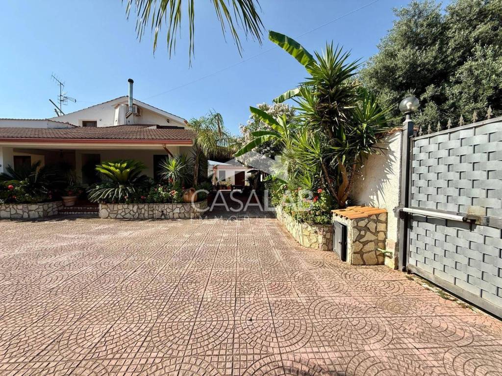 Villa a Carini in Via Fondo Crocco, 43 - Foto 2