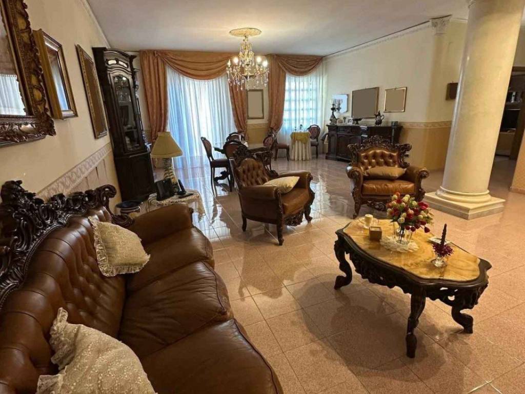 Palazzo / stabile a Casavatore - Foto 4