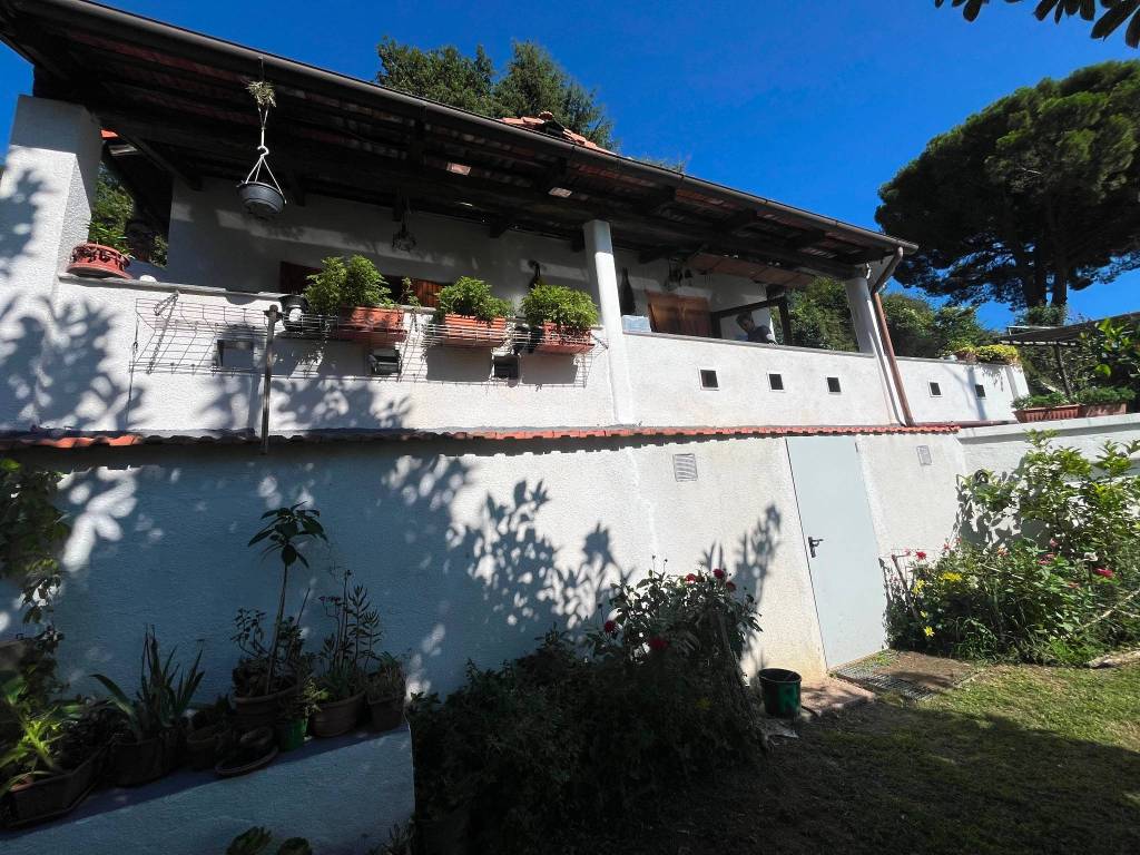 Casa indipendente a Celle ligure in Via Gameragna, 55 - Foto 2