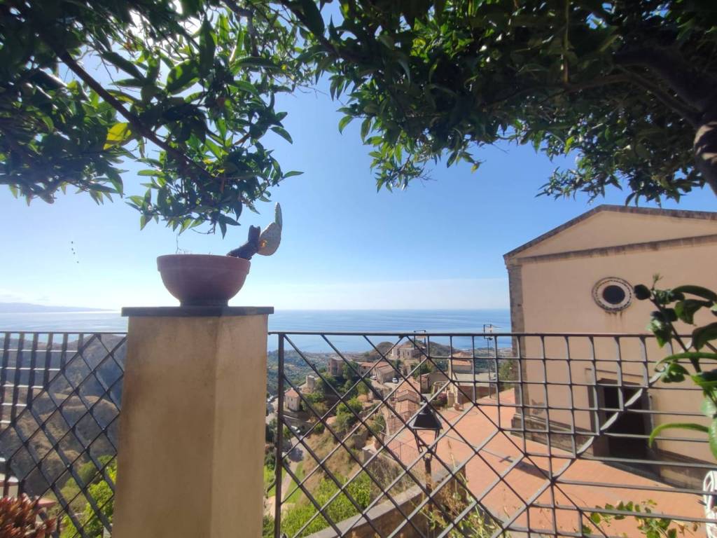 Appartamento a Savoca in Via Chiesa Madre - Foto 2