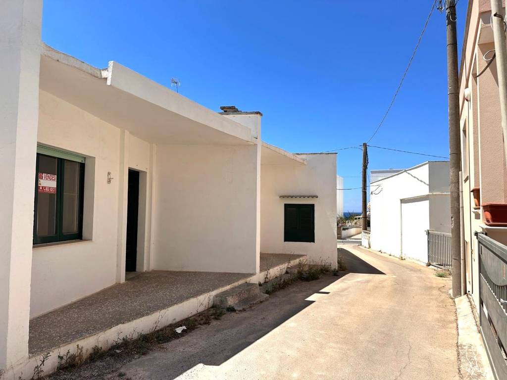 Casa indipendente a Racale in Strada Comunale Occhio Chiuso - Foto 4