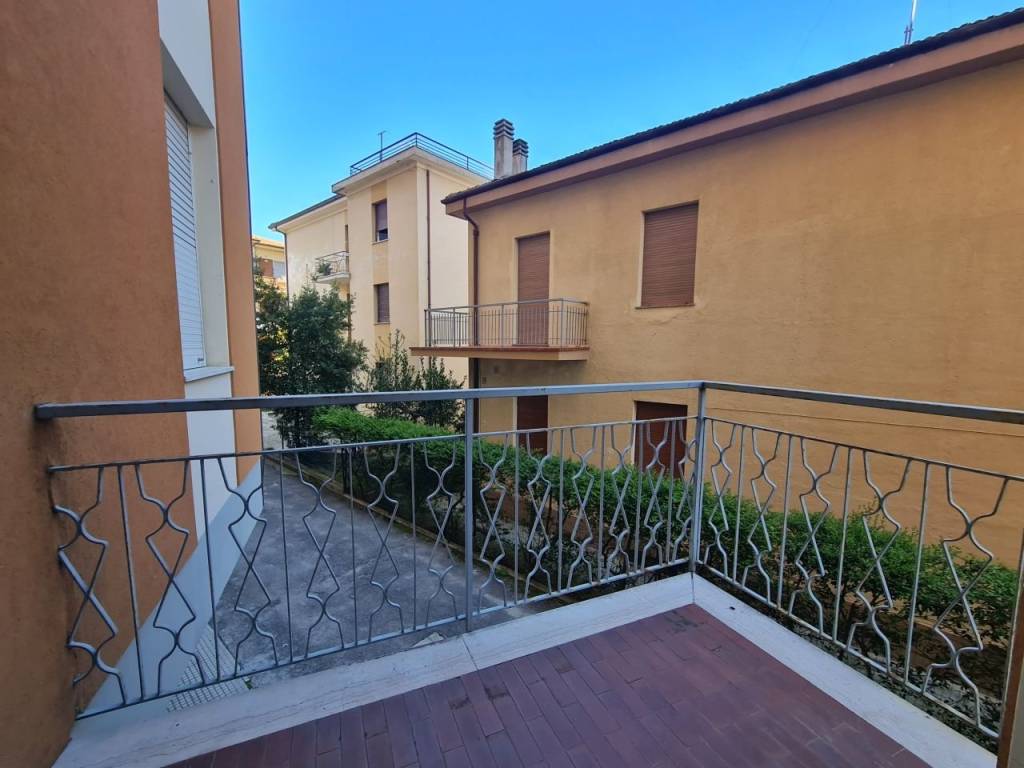 Appartamento a Jesi in Via Raffaello Sanzio - Foto 2