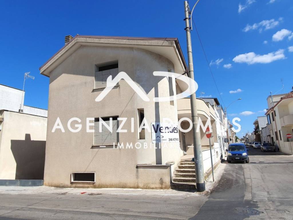Casa indipendente a Melissano in via Alcide De Gasperi 1 - Foto 2