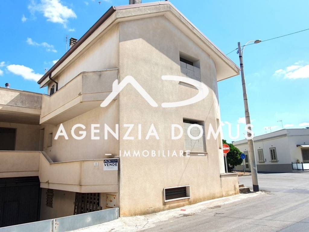 Casa indipendente a Melissano in via Alcide De Gasperi 1 - Foto 3