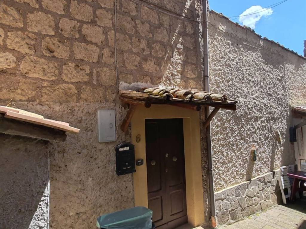 Appartamento a Caprarola in Via Sant'Antonio - Foto 2