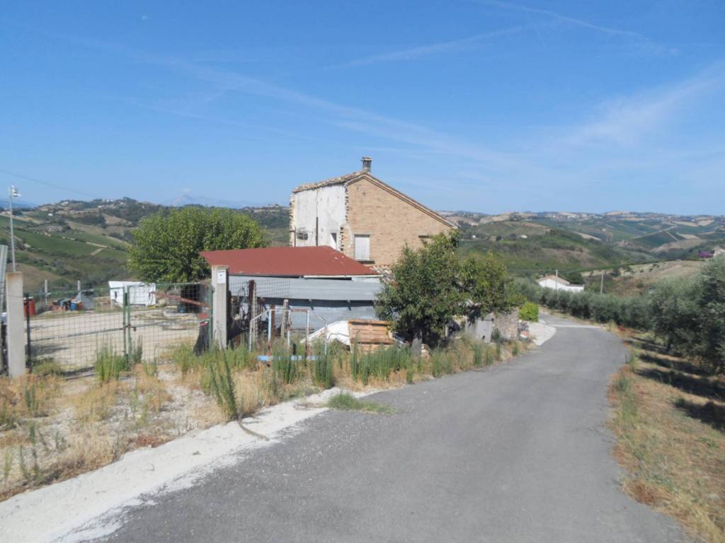 Rustico / casale a Monsampolo del tronto in Contrada Collelungo, 17 - Foto 3