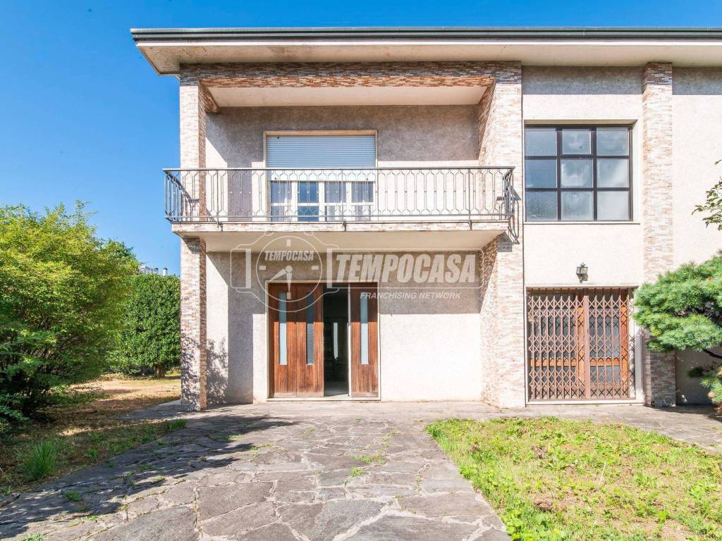Villa a Gorla minore in Via Montenero 23 - Foto 2