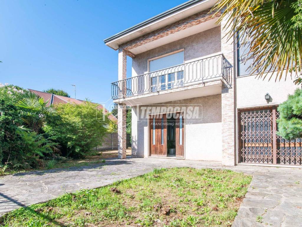 Villa a Gorla minore in Via Montenero 23 - Foto 3