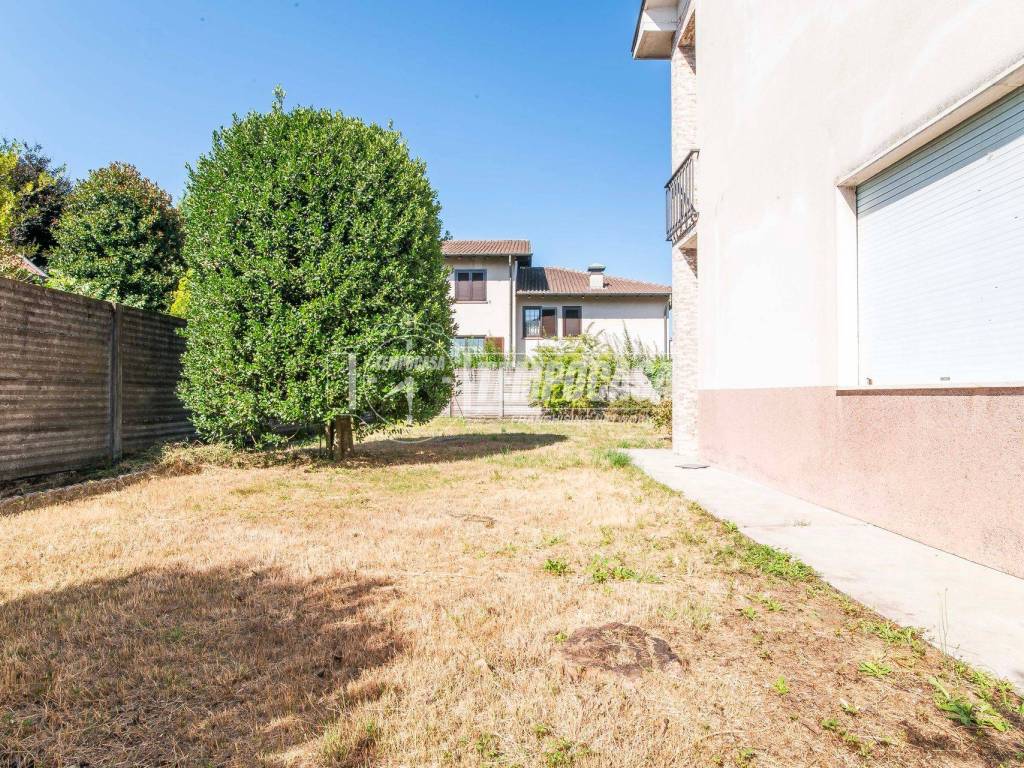 Villa a Gorla minore in Via Montenero 23 - Foto 4