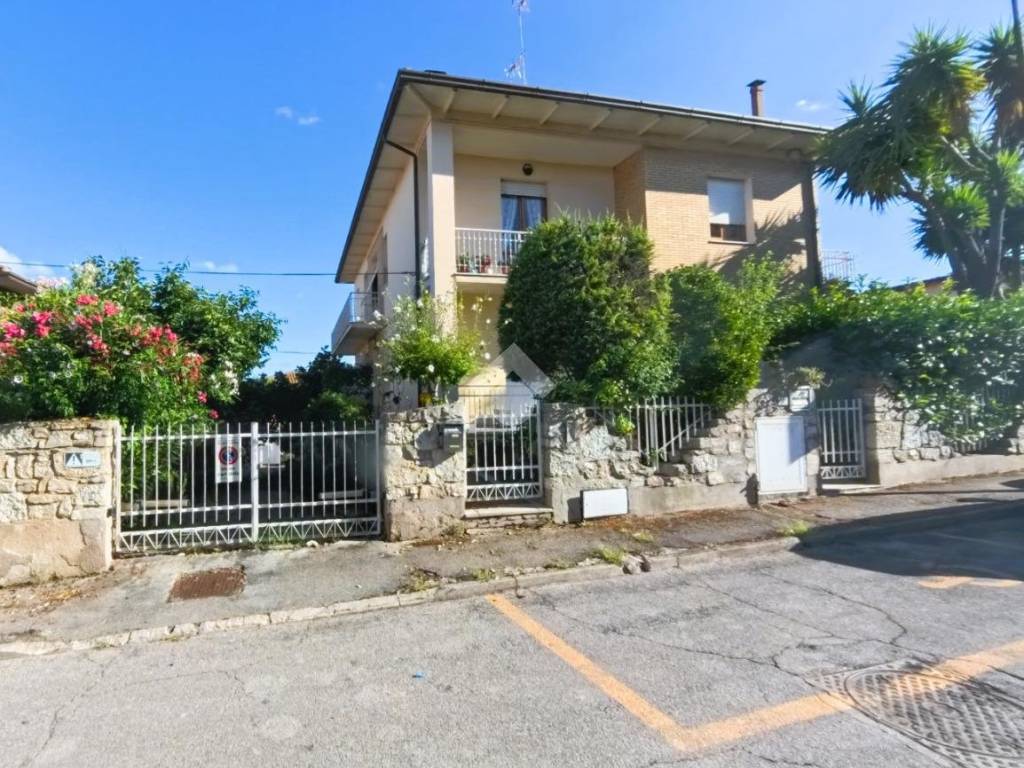 Appartamento a Civitanova marche in VIA PIRANDELLO, 28 - Foto 2