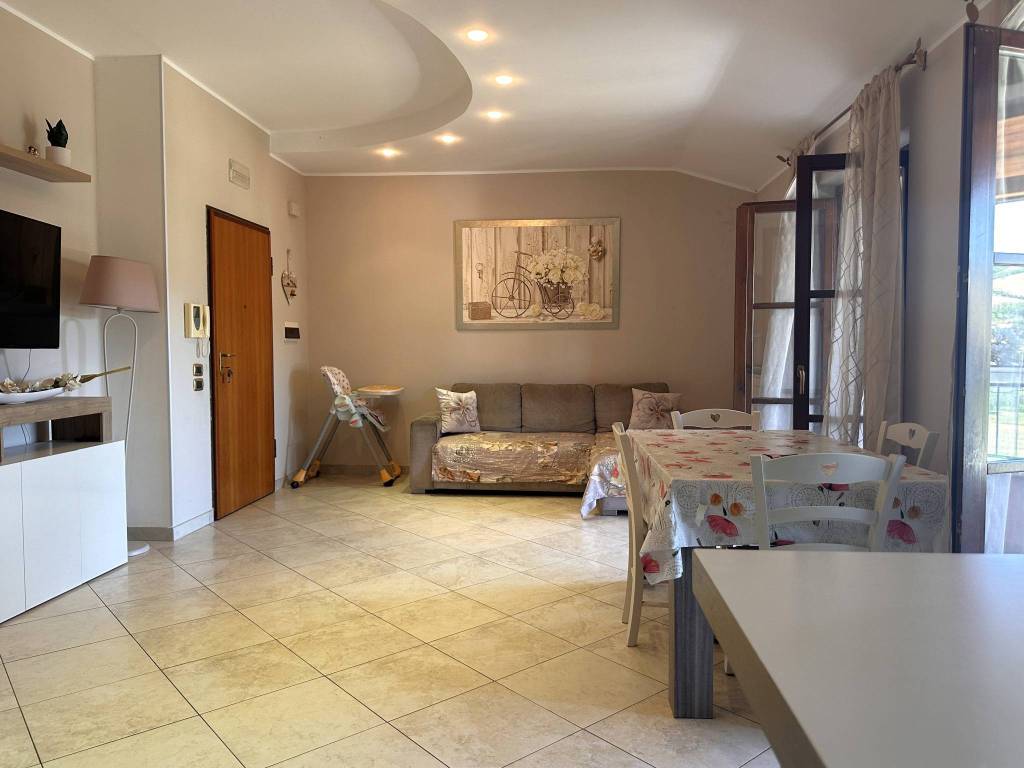 Appartamento a Alba adriatica in Via Cleto Parere, 11 - Foto 4