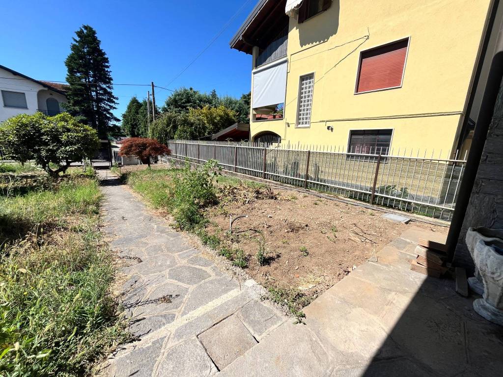 Appartamento a Samarate in Via San Bernardo, 67 - Foto 3