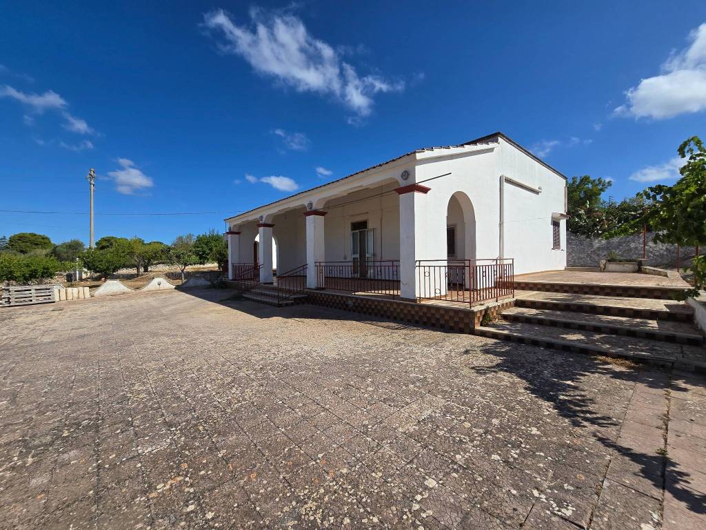 Villa a Ostuni in Strada Provinciale Ostuni-Francavilla Fontana, 9 - Foto 2