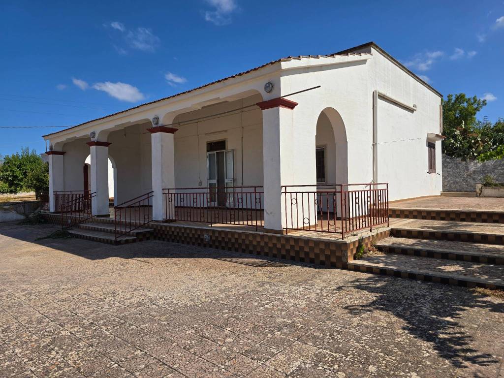Villa a Ostuni in Strada Provinciale Ostuni-Francavilla Fontana, 9 - Foto 4