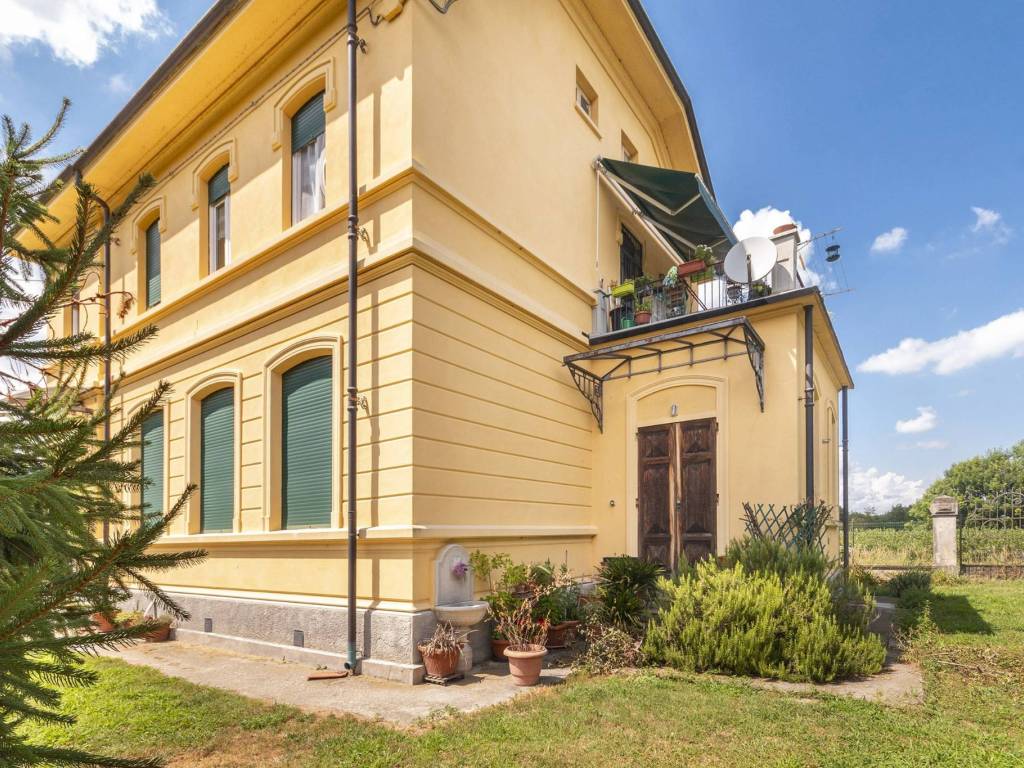 Casa indipendente a Revello in via tetti pertusio, 5 - Foto 2