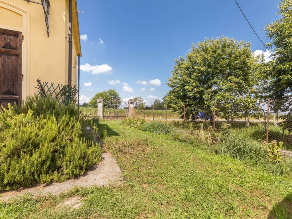 Casa indipendente a Revello in via tetti pertusio, 5 - Foto 5