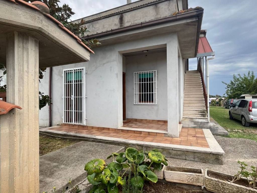 Villa a Aprilia in Via Plutone, 1 - Foto 3