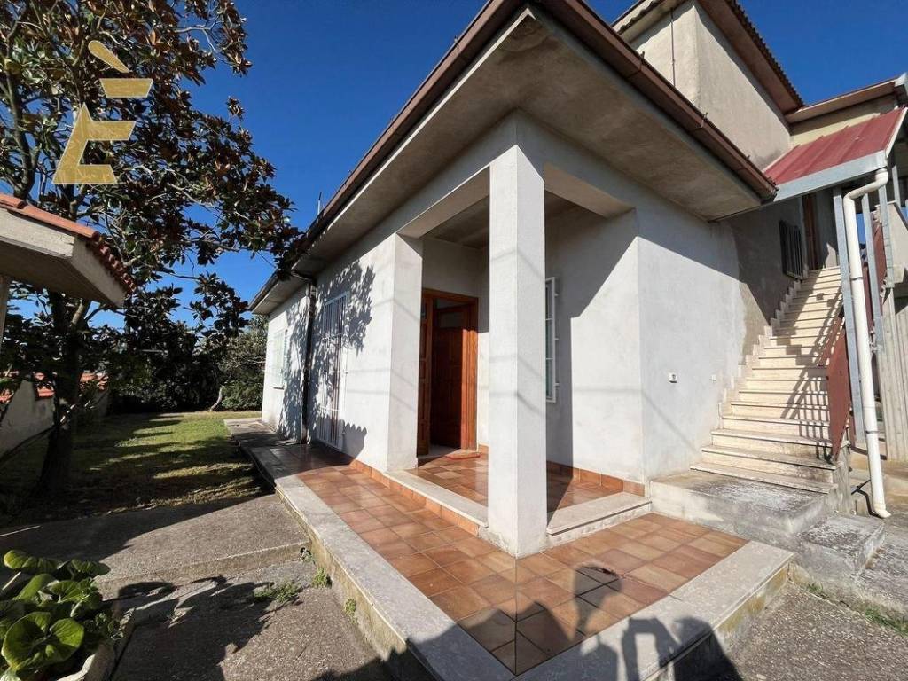 Villa a Aprilia in Via Plutone, 1 - Foto 4