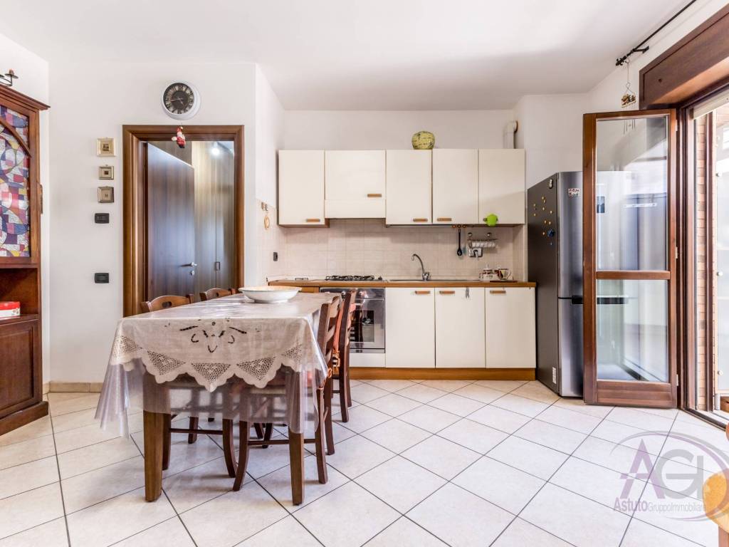 Appartamento a Aprilia in Via Caltanissetta - Foto 2