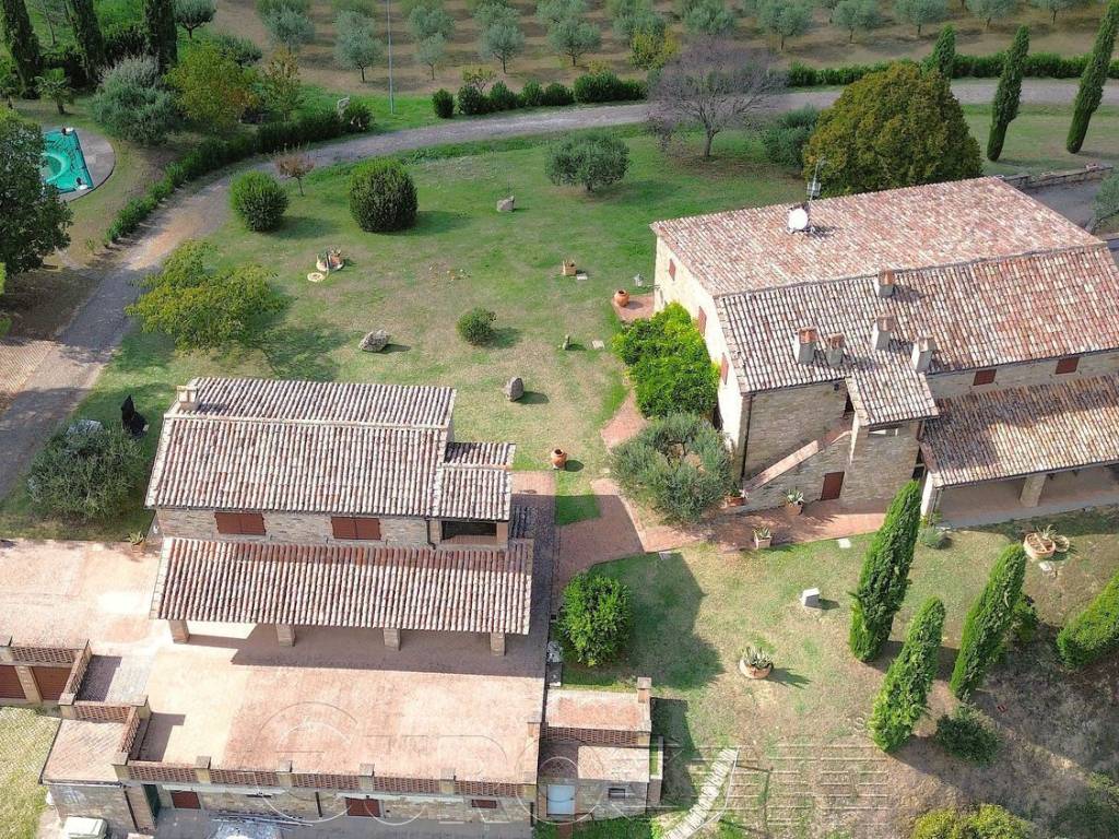 Rustico / casale a Città di castello in Piazza Giacomo Matteotti - Foto 5