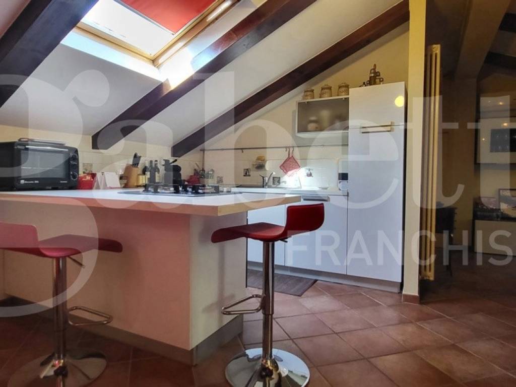 Attico / mansarda a Gubbio in Largo Salon De Provence, 70 - Foto 5