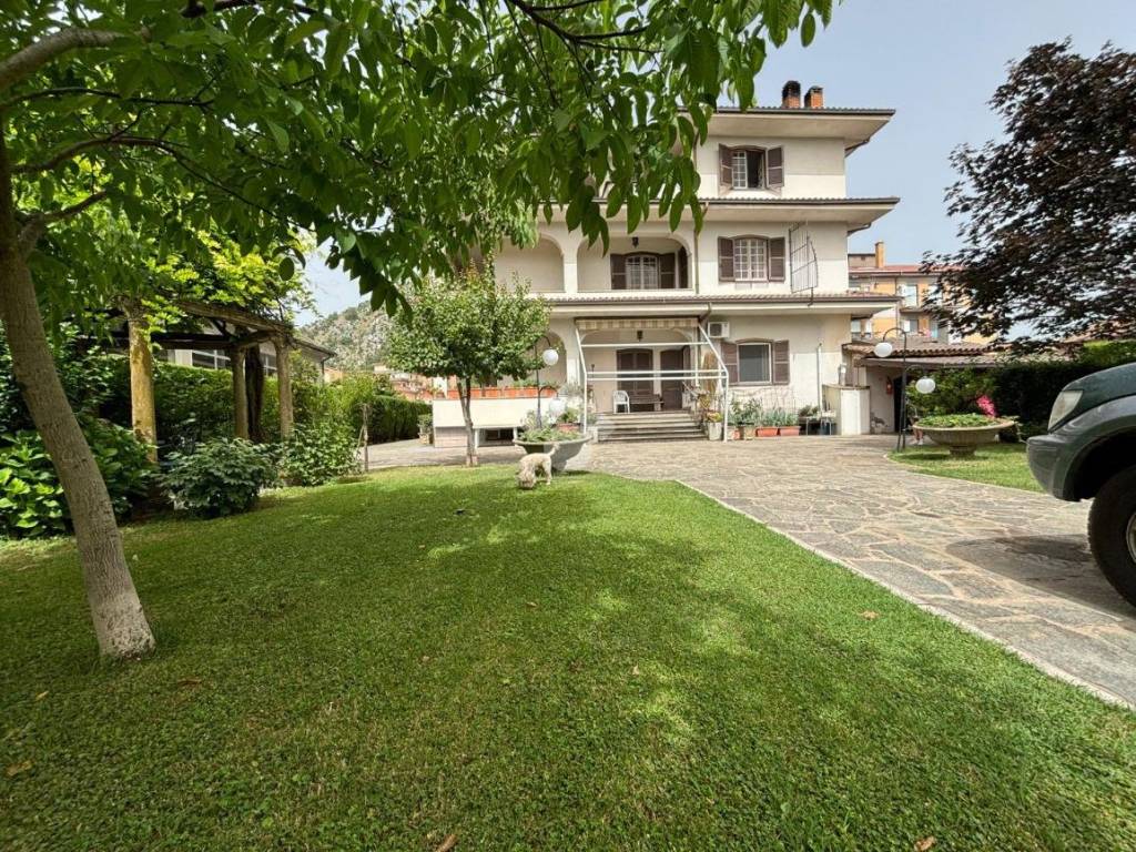 Villa a Sora in Via Nicola Corona, 7 - Foto 3