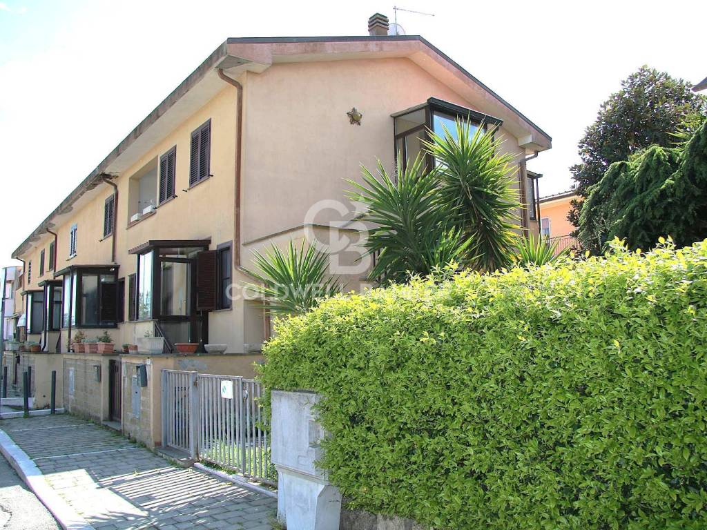 Appartamento a Montalto di castro in Via Giulio Cesare, 31 - Foto 2