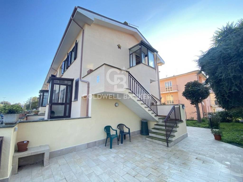 Appartamento a Montalto di castro in Via Giulio Cesare, 31 - Foto 4