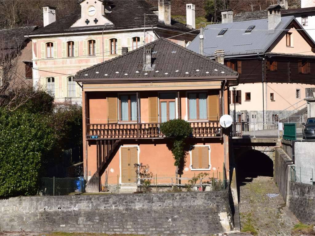 Casa indipendente a Bannio anzino in via Monterosa, 21 - Foto 2