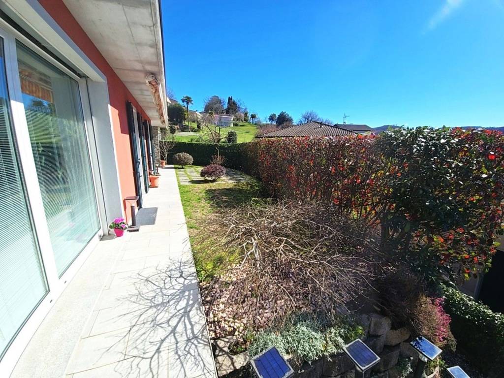 Villa a Brezzo di bedero in Via Beatrice , 3 - Foto 3