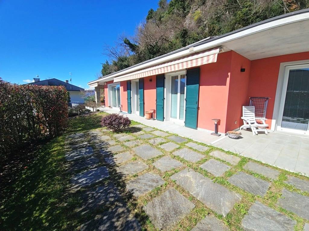 Villa a Brezzo di bedero in Via Beatrice , 3 - Foto 4