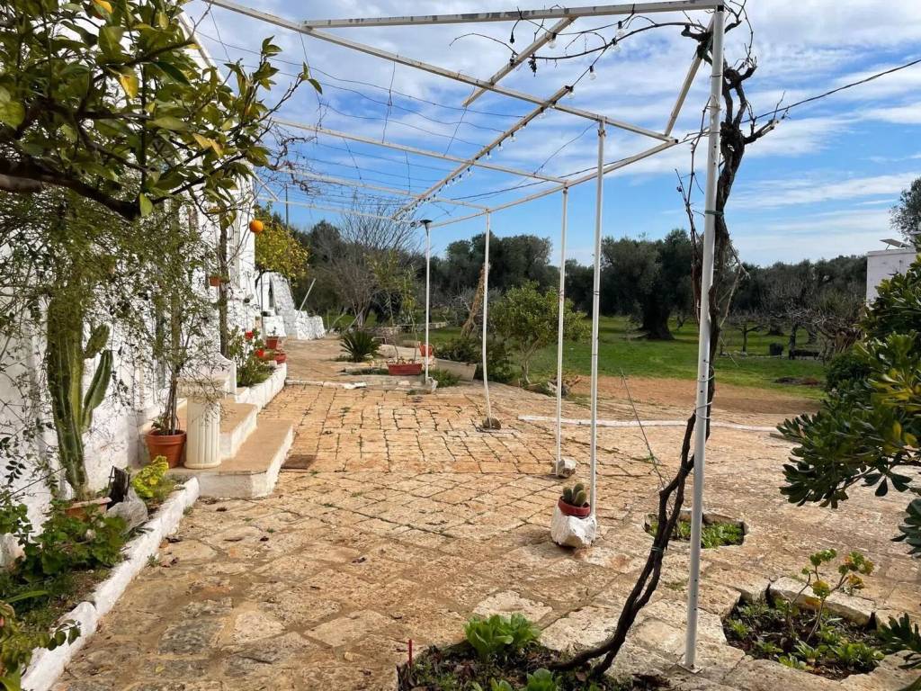 Rustico / casale a Ceglie messapica in Sp 27 S.N.C. - Foto 3