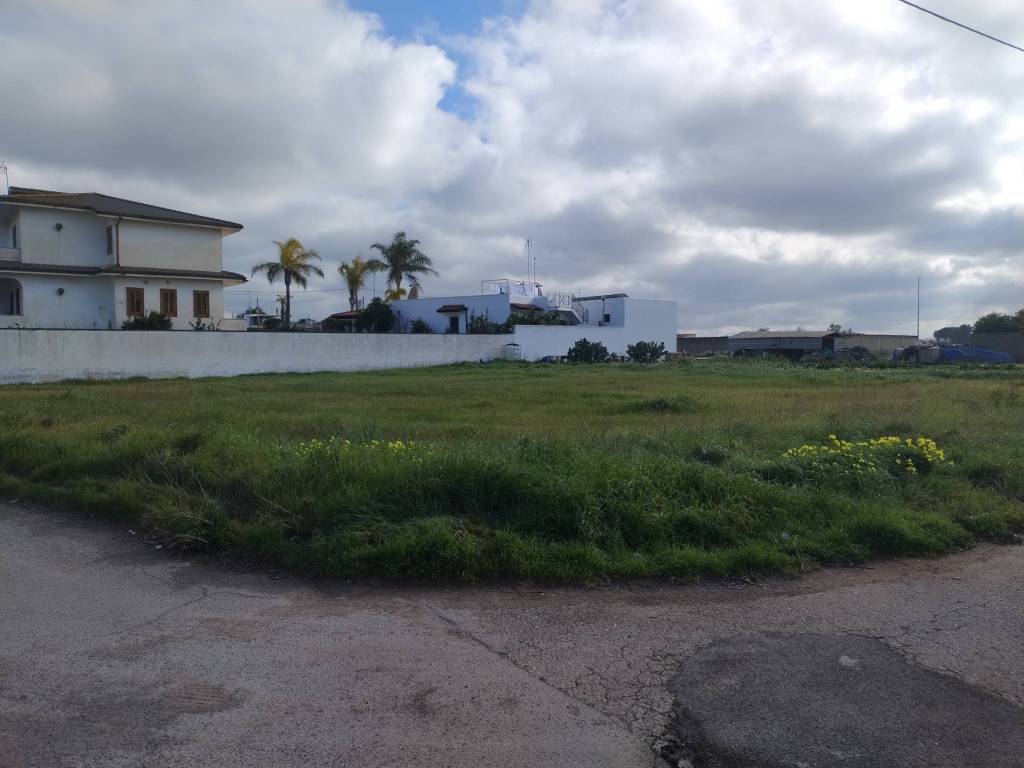 Terreno a San donaci in Via Amatore Sciesa - Foto 2