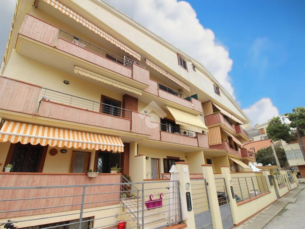 Appartamento a Roseto degli abruzzi in Via Mavone, 6 - Foto 2