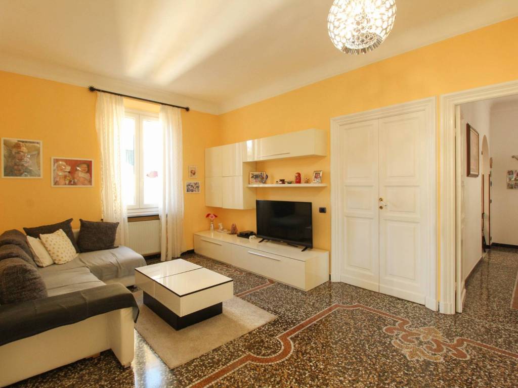 Appartamento a Genova in Via Bolzaneto - Foto 2