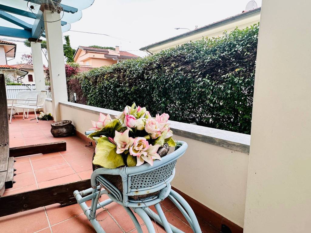Villa a Pietrasanta in Via Alessandro Manzoni, 72 - Foto 2